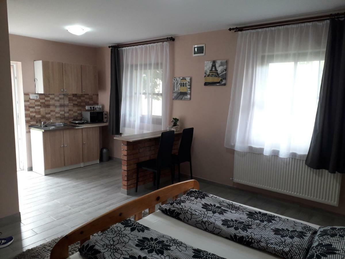 Aquatherma Apartman Шарошпатак Экстерьер фото